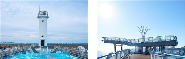 대진항 남방파제등대 전경(왼쪽) 및 고래해상전망대. 해수부 제공