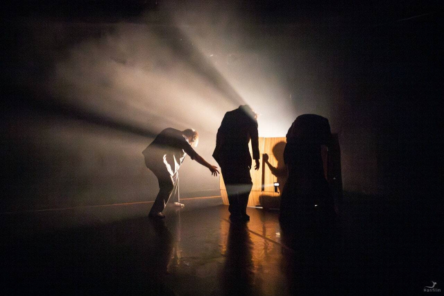 ‘이태상 프로젝트’가 오는 7일 금정문화회관 금빛누리홀에서 ‘소크라테스의 변명’을 공연한다. 사진은 지난해 12월 서울 M극장에서 이태상 프로젝트가 선보인 '몽키숄더' 공연 모습. 이태상 프로젝트 제공