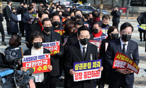 ‘사법 3법’ 저지 위해 청와대 다시 찾은 국힘…이 대통령은 의결 강행