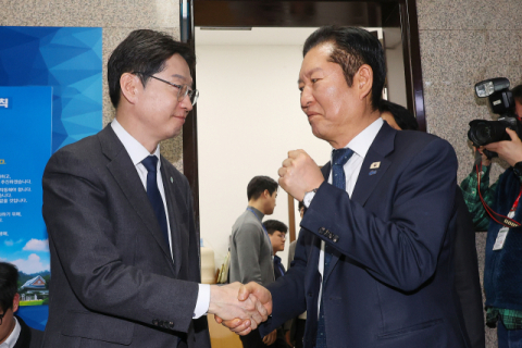 [영상] 경남지사 탈환 나선 김경수, 민주당 ‘단수 공천’으로 힘 실어