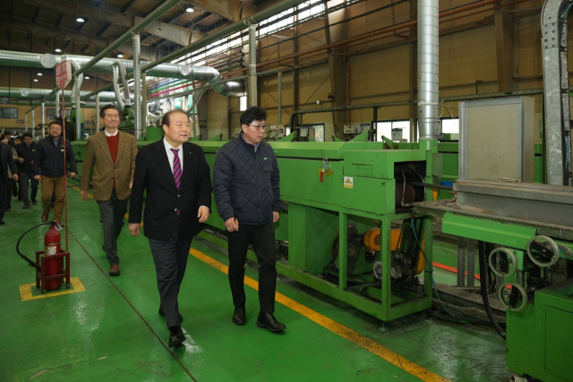 부산상의, 자동차 부품 기업 찾아 현장 간담회 - 뉴스 썸네일 이미지