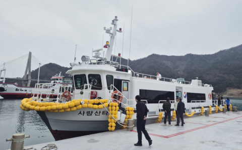 통영 사량도에는 매일 ‘산타’가 온다