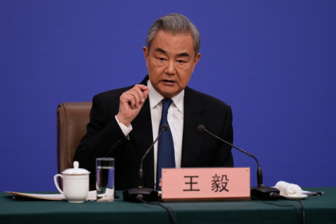 中 왕이 “이란전, 일어나서는 안 될 전쟁”