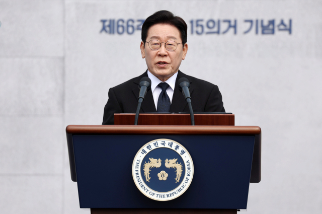이재명 대통령이 15일 경남 창원시 마산회원구 국립 3·15 민주 묘지에서 열린 제66주년 3·15의거 기념식에서 기념사를 하고 있다. 연합뉴스