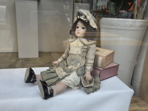 김미영 - france classic doll, 15x50cm, ceramic,2020