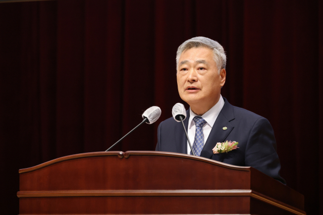 김회천 한수원 신임 사장이 18일 취임사를 하고 있다. 한수원 제공