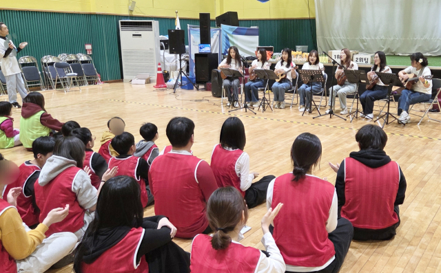 통영시새마을회와 통영육아원은 지난 22일 통영시청소년수련원에서 아이들 꿈이 자라는 세대공감 운동회를 개최했다. 사무국 제공