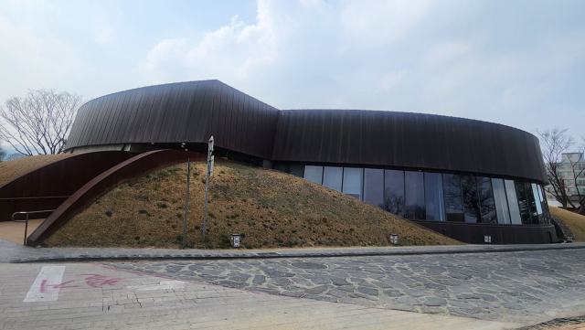 금관총 외부 전경