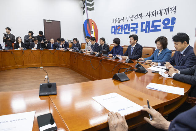 더불어민주당 한병도 원내대표가 26일 국회에서 열린 정책조정회의에서 신임 법제사법위원장 선임과 관련해 