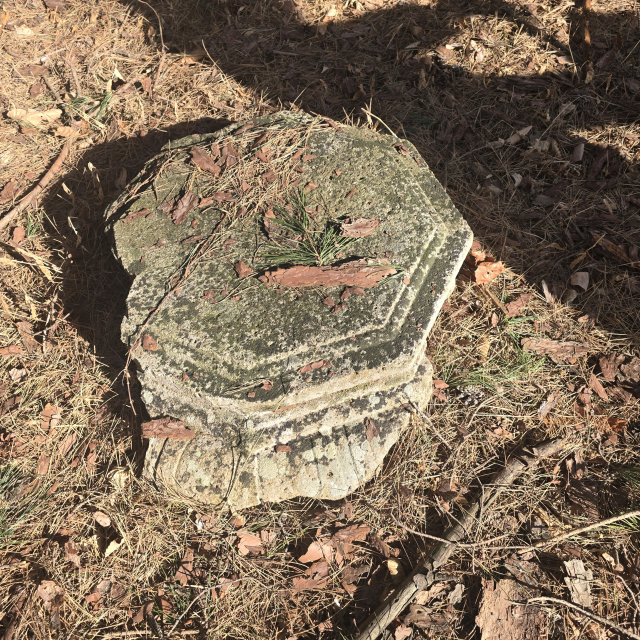 창녕 옥천사지에 있는 석조 부재. 경남도 제공