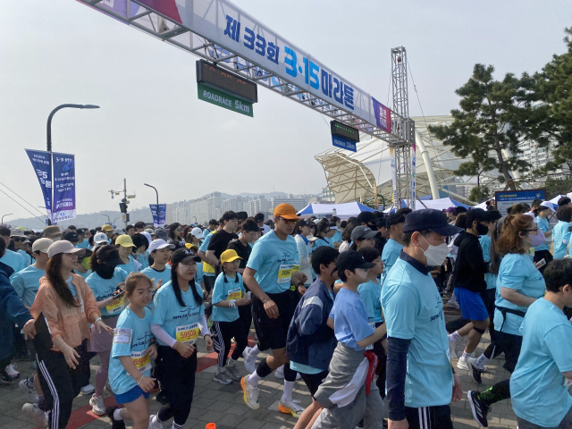 ‘3·15 마라톤’ 사제동행 민주정신 새겼다