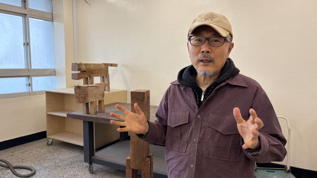 알로이시오기지1968 별관에 둥지를 튼 ‘A.A예술기지’(Aa Art BaseCamp)에 입주한 허위영 작가. 김은영 기자 key66@