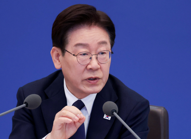 이재명 대통령이 31일 청와대에서 열린 국무회의에서 발언하고 있다. 연합뉴스