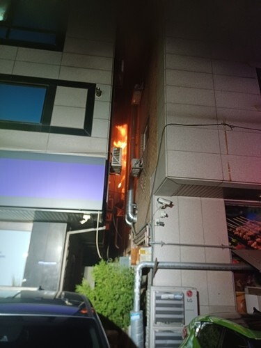 원룸 화재 현장. 경기소방 제공