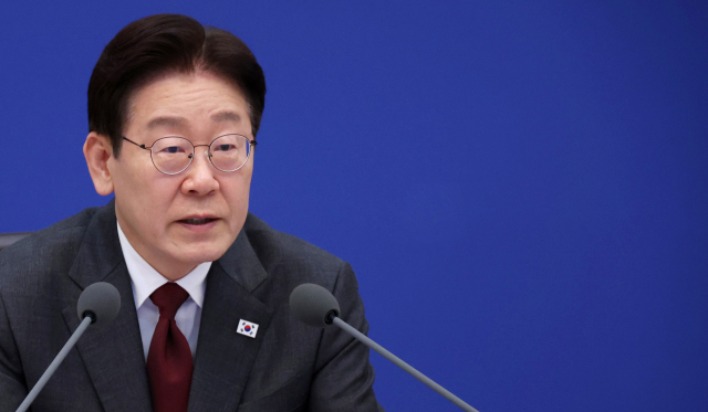 이재명 대통령이 1일 청와대에서 열린 비상경제점검회의에서 발언하고 있다. 연합뉴스