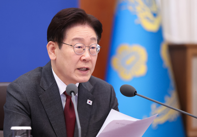 이재명 대통령이 1일 청와대에서 열린 비상경제점검회의에서 발언하고 있다. 연합뉴스