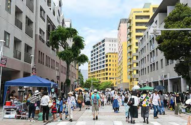 일본의 신도시 마쿠하리 베이타운 모습. 5층 이하 저층부 설계를 소규모 건축가에게 맡기는 방식을 취해, 공존과 상생의 질서를 만들어냈다. 부산국제건축제 제공