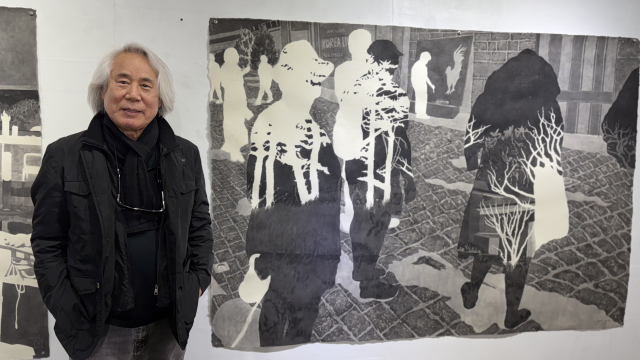 이태호 초대 개인전 ‘결 또 다른 결’이 열리고 있는 부산 금정구 복합문화예술공간 MERGE?(머지)에서 만난 이태호 작가. 김은영 기자 key66@