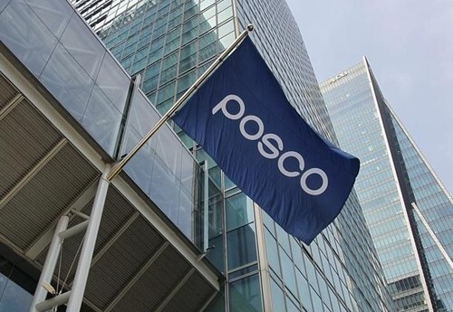 서울 강남구 포스코센터에 걸려 있는 포스코 깃발. 연합뉴스