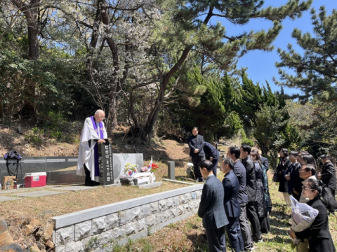부산 남구, 故 안성녀 여사 72주기 추모 묘소 참배
