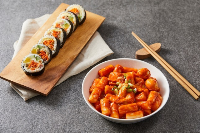 농림축산식품부는 K-푸드 수출을 견인할 ‘글로벌 넥스트 K-푸드 프로젝트’에 참여할 145개사를 선정하고 세계 시장 공략에 나선다고 9일 밝혔다. 클립아트코리아