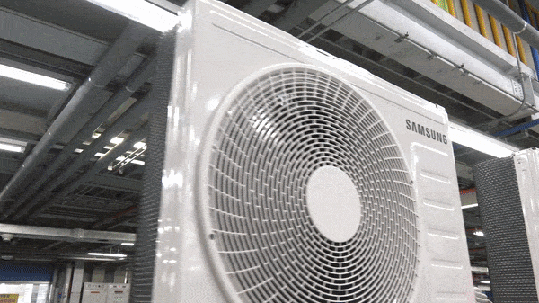 삼성전자가 다가오는 더위로 급증하는 에어컨 수요에 신속히 대응하기 위해 에어컨 생산라인을 풀가동 했다. 삼성전자 제공.