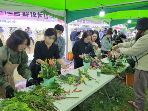 “조화 말고 생화” 김해서 일상 속 꽃 소비 문화 확산