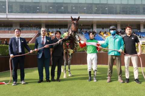 제15회 TJK 트로피 (튀르키예) 기념 사진.