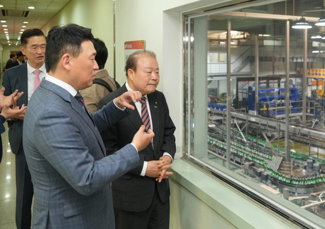 "지역 제품 홍보 지원 강화를" 대선주조, 부산상의에 건의 - 뉴스 썸네일 이미지