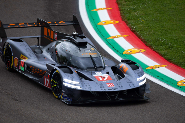 제네시스 레이싱팀인 ‘제네시스 마그마 레이싱’의 GMR-001 하이퍼카 #17 차량 주행모습.제네시스 ㅈ공