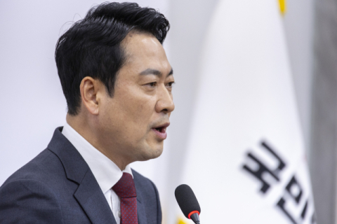 장동혁 “선거 위해 미국 방문”… 사퇴에는 선 그어