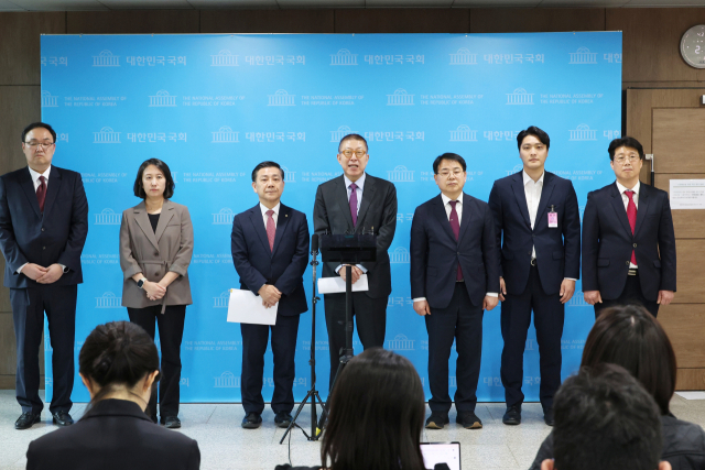 박형준 부산시장이 21일 국회 소통관에서 침례병원 공공병원화 결단 촉구 기자회견을 열고 있다. 부산시 제공