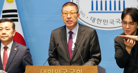 “‘그 입 다물라’ 소리치고 싶다”… 與 ‘부산 글로벌법’ 폐기에 국힘 ‘맹폭’