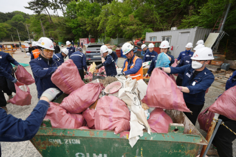 SK오션플랜트, 새봄맞이 해안 정화활동