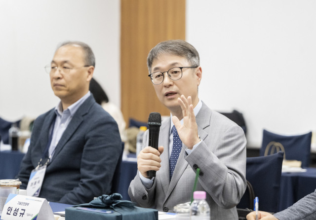 안성규 AX 추진위원장이 인사말을 하고 있다. 중부발전 제공