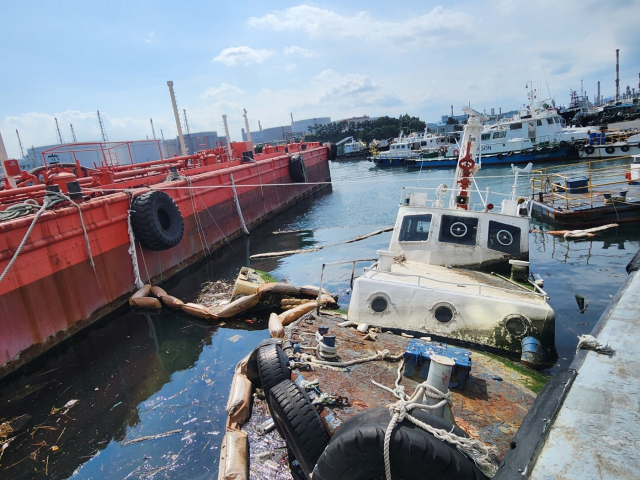 무단 방치된 선박 정부가 직접 제거한다...항만 안전 규제 강화 - 뉴스 썸네일 이미지