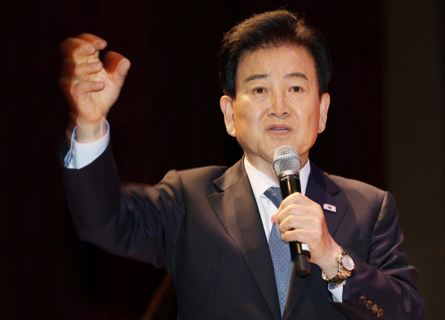 정동영 통일부 장관이 20일 서울 마포구 극동방송에서 열린 극동방송 창사 70주년 기념 전국 목회자세미나 강연에서 발언하고 있다. 연합뉴스