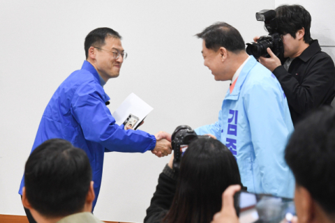 보수 추격전 시작됐는데…범여권, 울산·경남 후보 단일화 ‘안갯속’