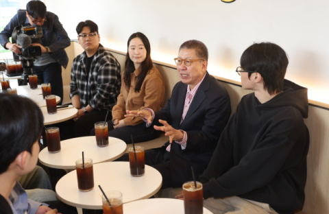 박형준 1호 공약은 ‘청년’…“부산 10년 살면 1억 만들어준다”