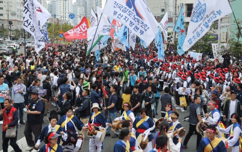 [사설] 첫 법정공휴일 맞은 노동절, 취약 지대 노동자 잘 살펴야