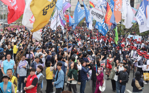 남들 쉬는데… 노동절이 더 서러운 노동자
