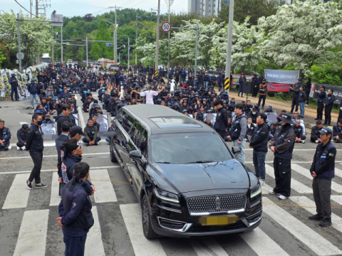 화물연대 사망 사고 조합원 추모대회…경찰 규탄도