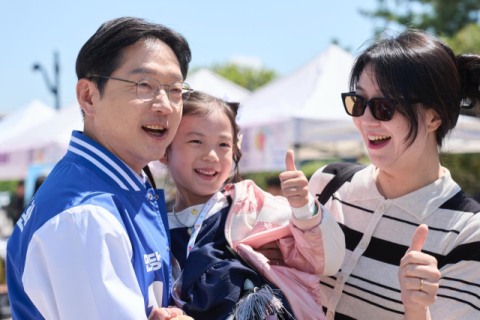 김경수 '경남형 아동수당' - 박완수 '경남청년연금'