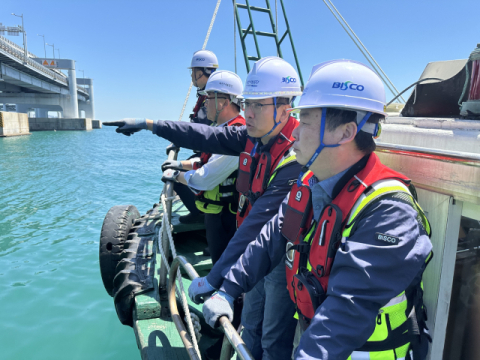 광안대교 해상 정밀안전점검. (부산시설공단 제공)
