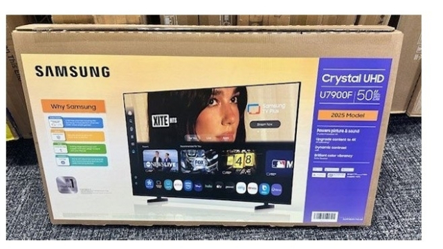 두아 리파가 자신의 사진이 도용됐다며 법원에 제출한 사진.