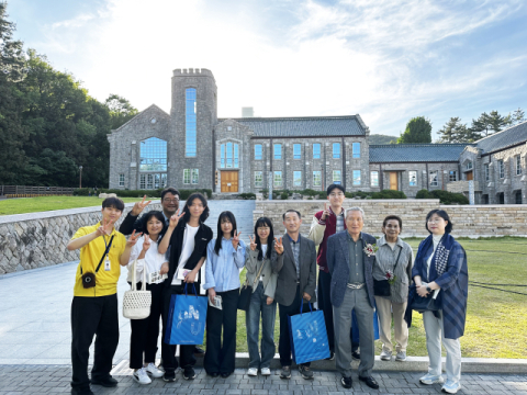 3대 동문 가족 헌정식. (부산대 제공)
