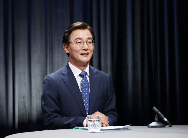 더불어민주당 전재수 부산시장 후보가 12일 오후 부산MBC에서 열린 초청토론회에서 발언하고 있다. 정종회 기자 jjh@