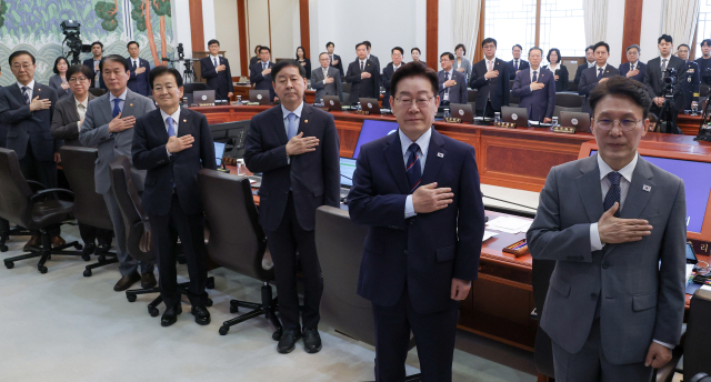지난 12일 청와대에서 열린 국무회의 겸 비상경제점검회의. 연합뉴스