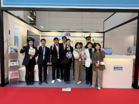 2026 IMEX 프랑크푸르트 부산 단독 홍보관 부산홍보단 단체사진. (부산관광공사 제공)