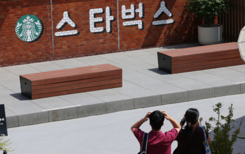 고객 선불충전금 4275억 쌓인 ‘스벅’ 감독 사각지대